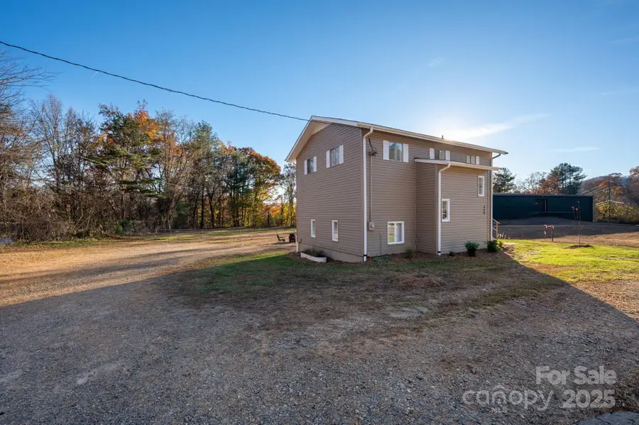 340 Dillingham Circle #1, Asheville, NC 28805 - Image #3