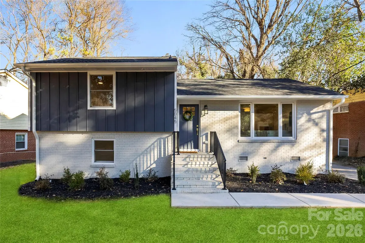 5045 Murrayhill Road, Charlotte, NC 28210 - Image #1