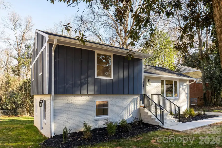 5045 Murrayhill Road, Charlotte, NC 28210 - Image #3