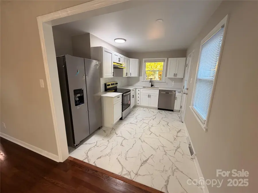 2854 Burbank Drive, Charlotte, NC 28216 - Image #3