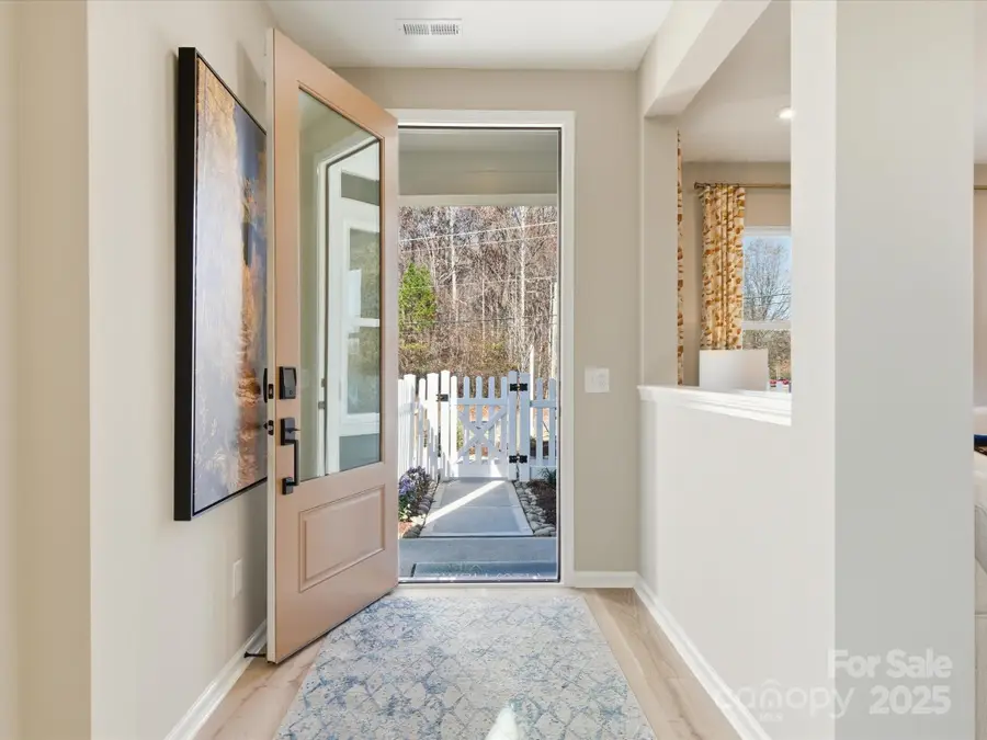 8434 Discovery Lane, Charlotte, NC 28216 - Image #3