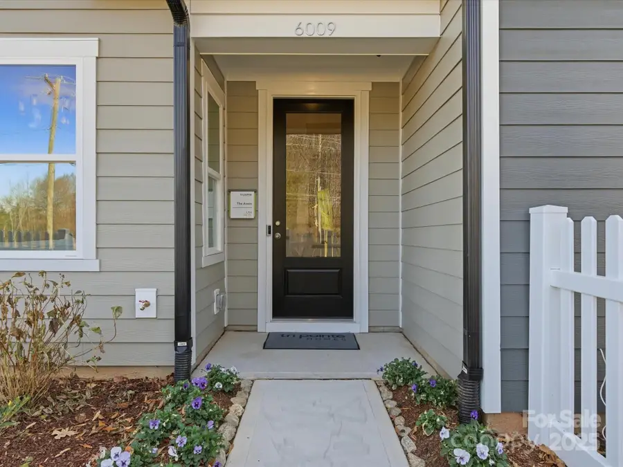 8430 Discovery Lane, Charlotte, NC 28216 - Image #3