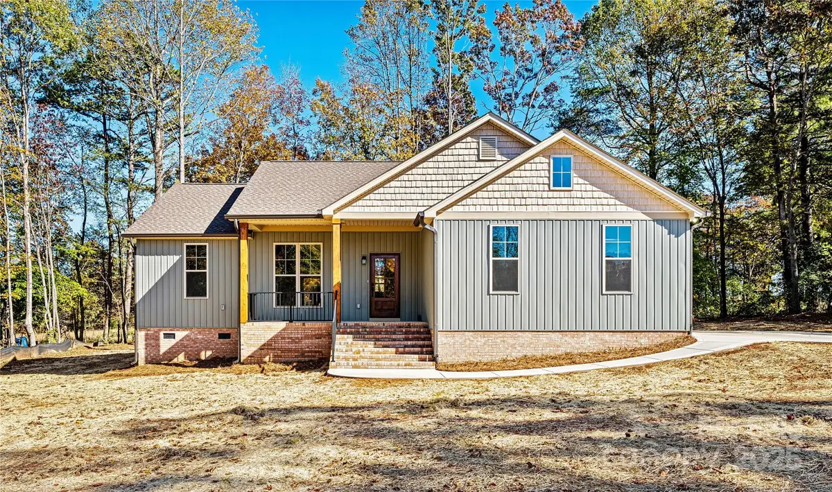2050 Hermit Trail, Newton, NC 28658 - #1