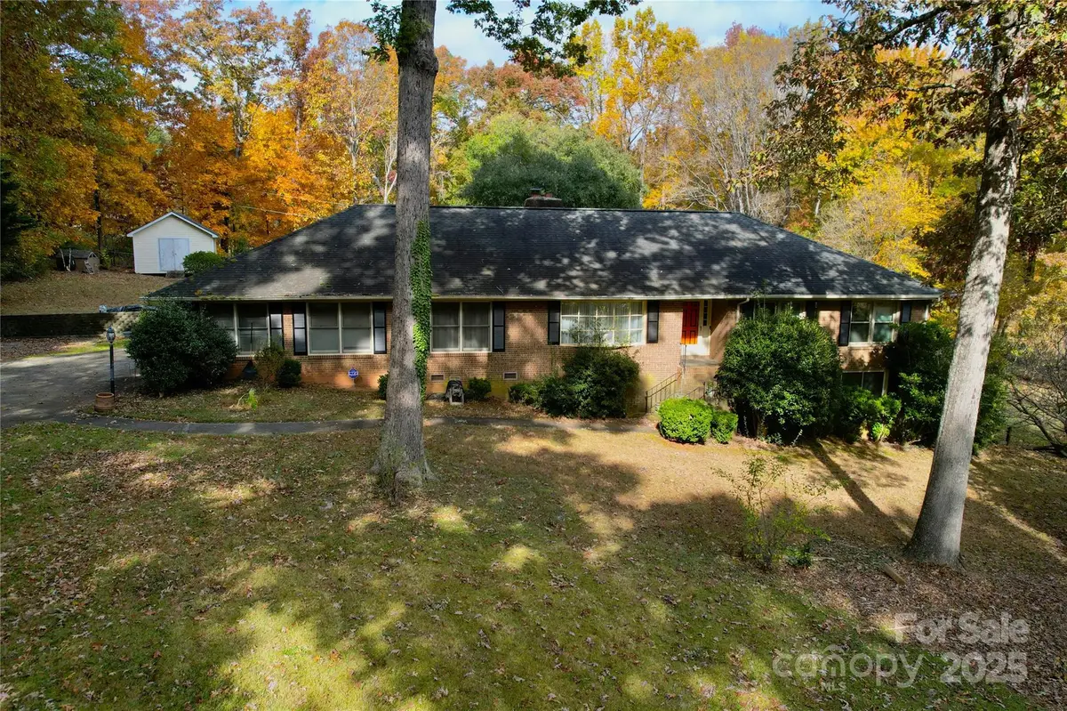 10802 Chestnut Hill Drive, Matthews, NC 28105 - Image #1