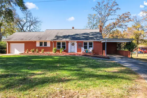 215 E 2nd Street, Oakboro, NC 28129