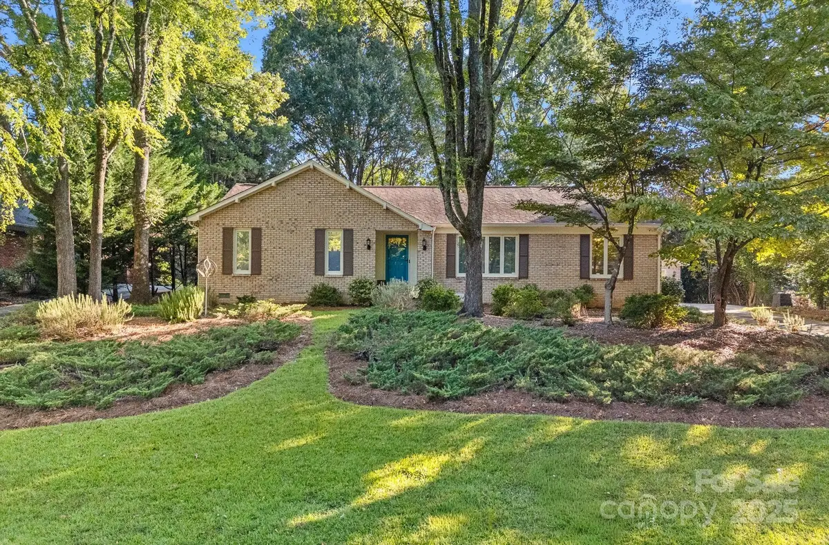 1622 Piccadilly Drive, Charlotte, NC 28211 - Image #1