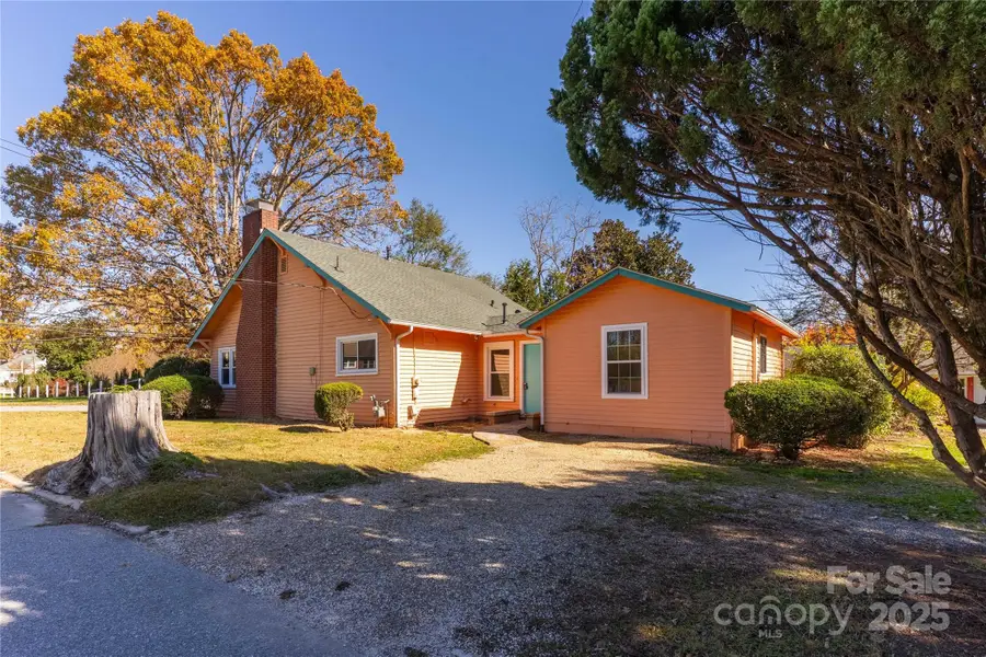 422 Hebron Road, Hendersonville, NC 28739 - Image #2