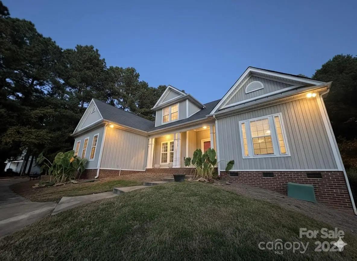 8738 Dartmoor Place, Mint Hill, NC 28227 - #1