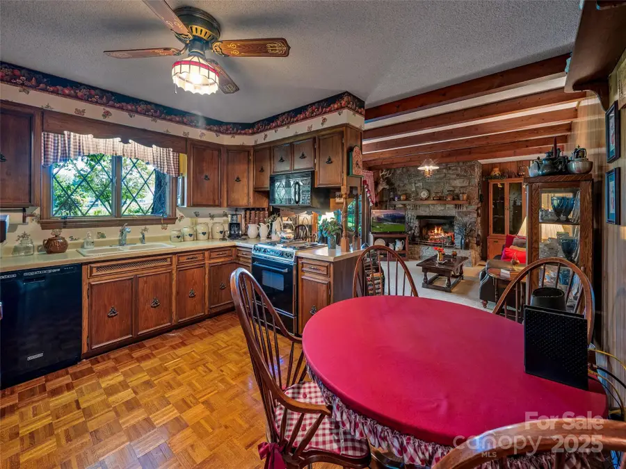 134 Lone Oak Drive, Clyde, NC 28721 - Image #3