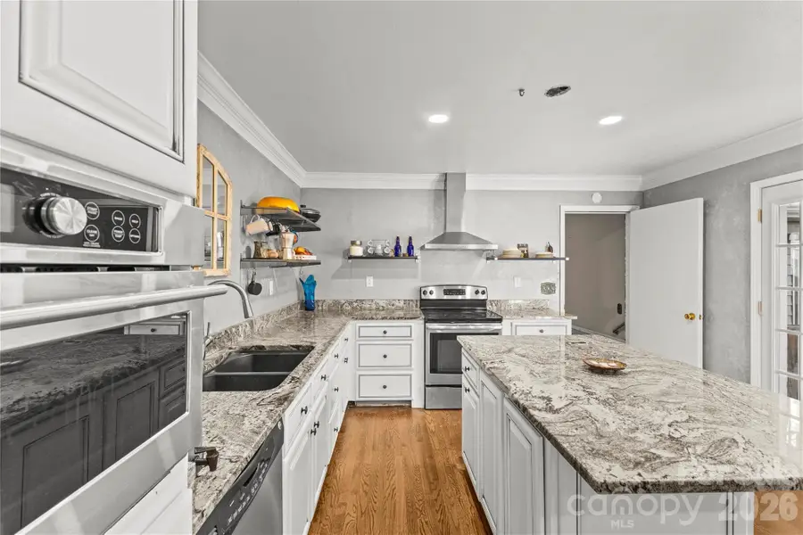 117 Robinson Avenue, Matthews, NC 28104 - Image #2