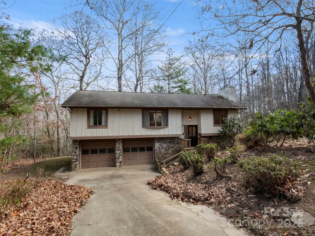 73 Oakmont Drive, Fairview, NC 28730 - Image #1