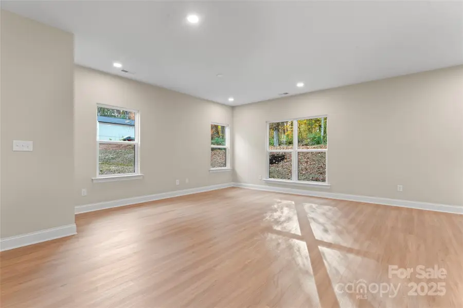 8823 Dogwood Drive, Charlotte, NC 28215 - Image #3