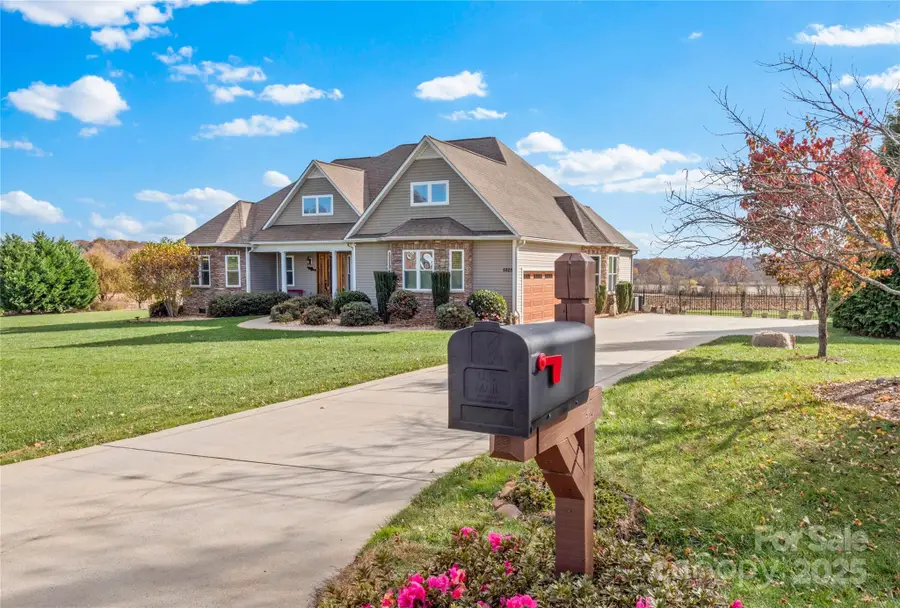 5828 Jordan Gate Drive, East Bend, NC 27018 - Image #2