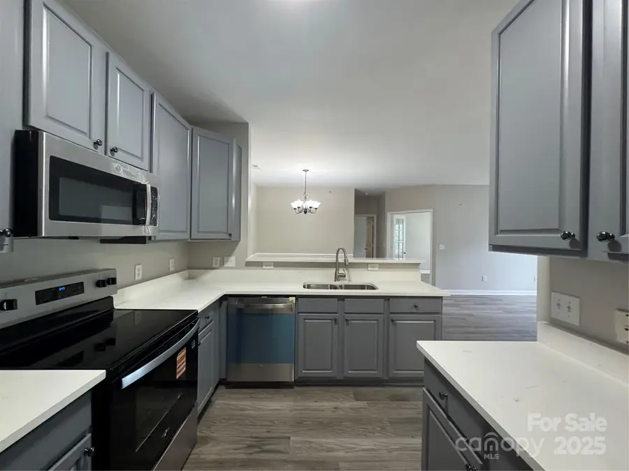 10676 Hill Point Court, Charlotte, NC 28262 - Image #2