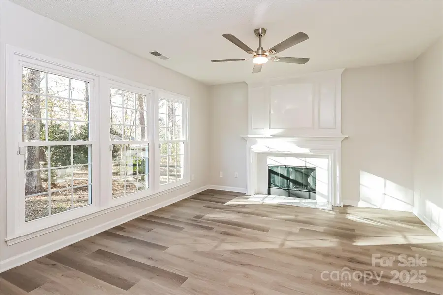6001 Elm Cove Lane, Charlotte, NC 28269 - Image #2