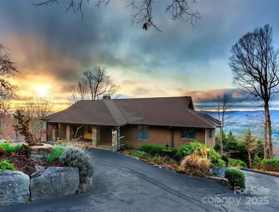 300 Roberts Drive, Hendersonville, NC 28739 - Image #2