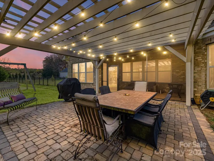 401 Hollyhock Drive, Matthews, NC 28104 - Image #3