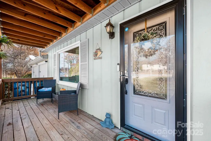 1553 Castell Lane, Hickory, NC 28601 - Image #3