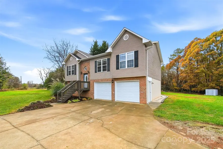 904 Pine Mountain Road, Hudson, NC 28638 - Image #2