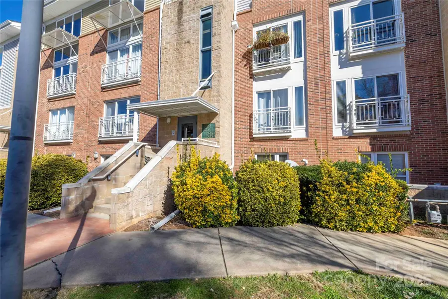 3953 Picasso Court, Charlotte, NC 28205 - Image #2