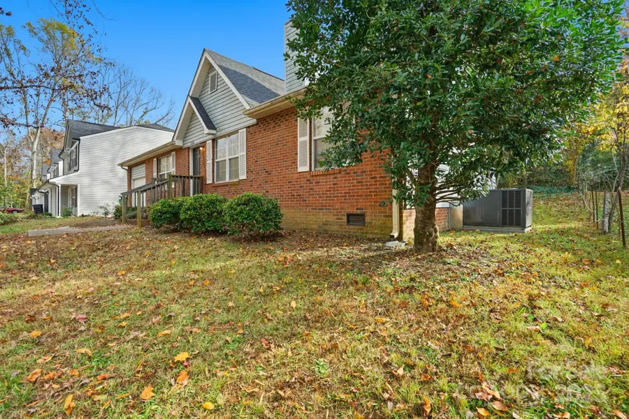6600 Cool Water Court, Charlotte, NC 28215 - Image #3