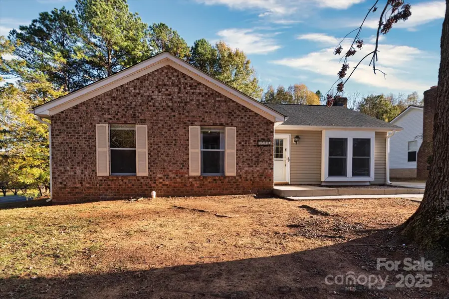 4926 Harri Ann Drive, Charlotte, NC 28227 - Image #2