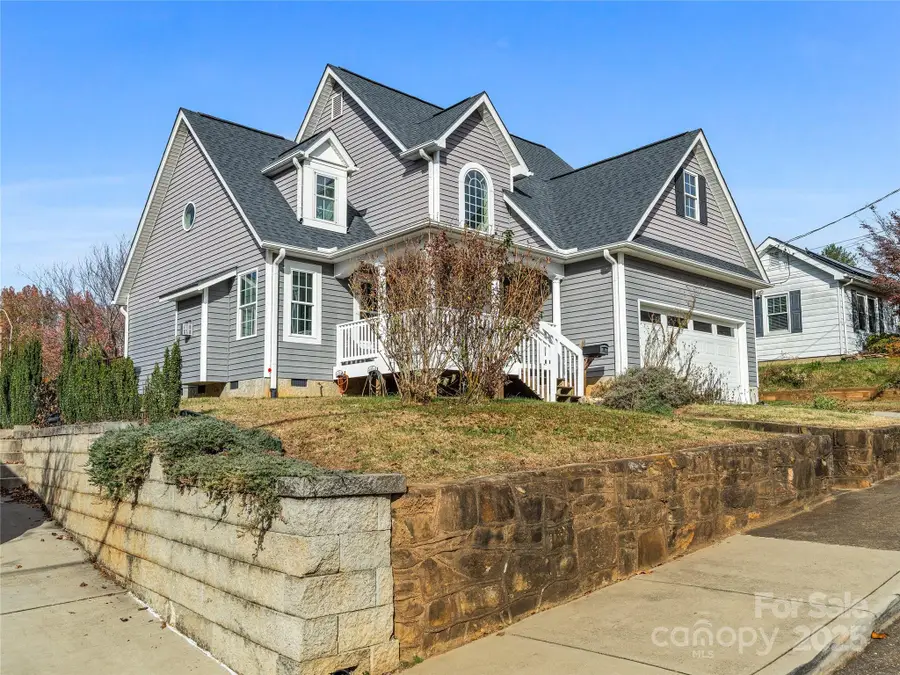 14 Hildebrand Street, Asheville, NC 28801 - Image #2