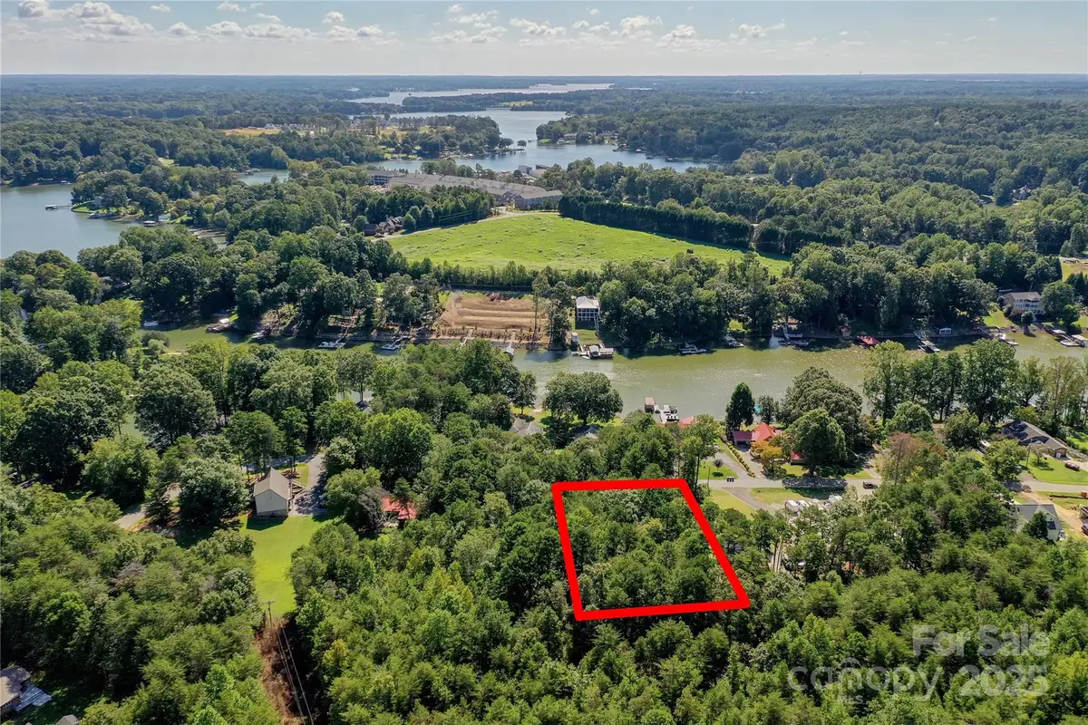 6960 Navajo Trail, Sherrills Ford, NC 28673 - Image #1