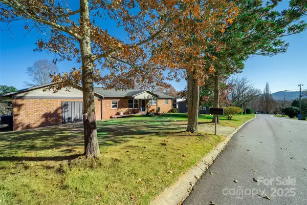 39 N Pershing Road, Asheville, NC 28805