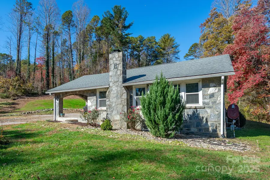 914 Catheys Creek Church Road, Brevard, NC 28712 - Image #2