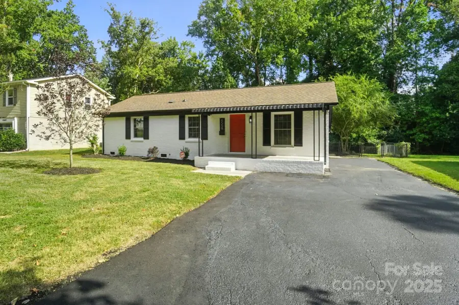 6558 Covecreek Drive, Charlotte, NC 28215 - Image #3