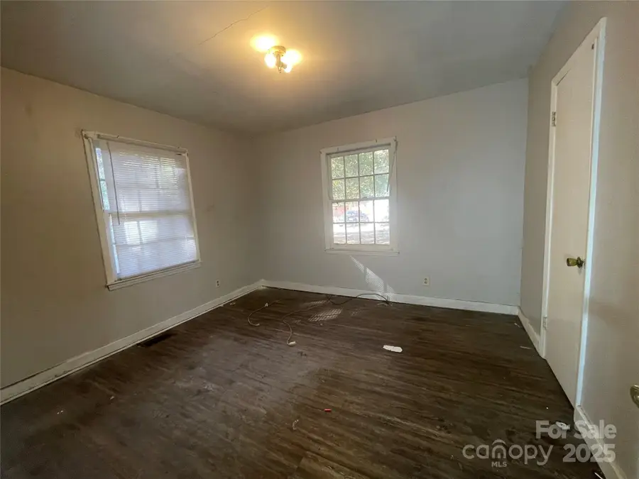 1828 Maribel Avenue, Charlotte, NC 28216 - Image #3