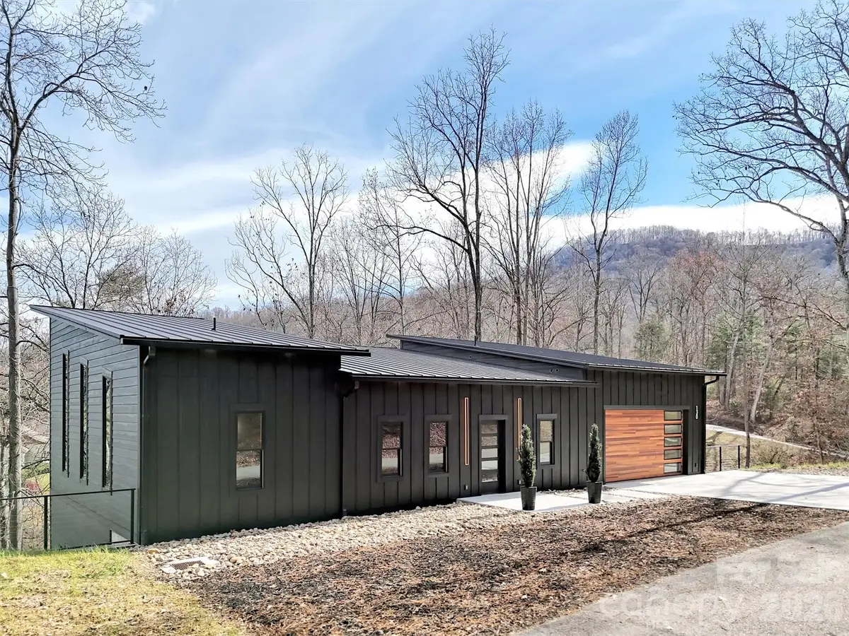 130 Midway Crossing Drive, Clyde, NC 28721 - Image #1