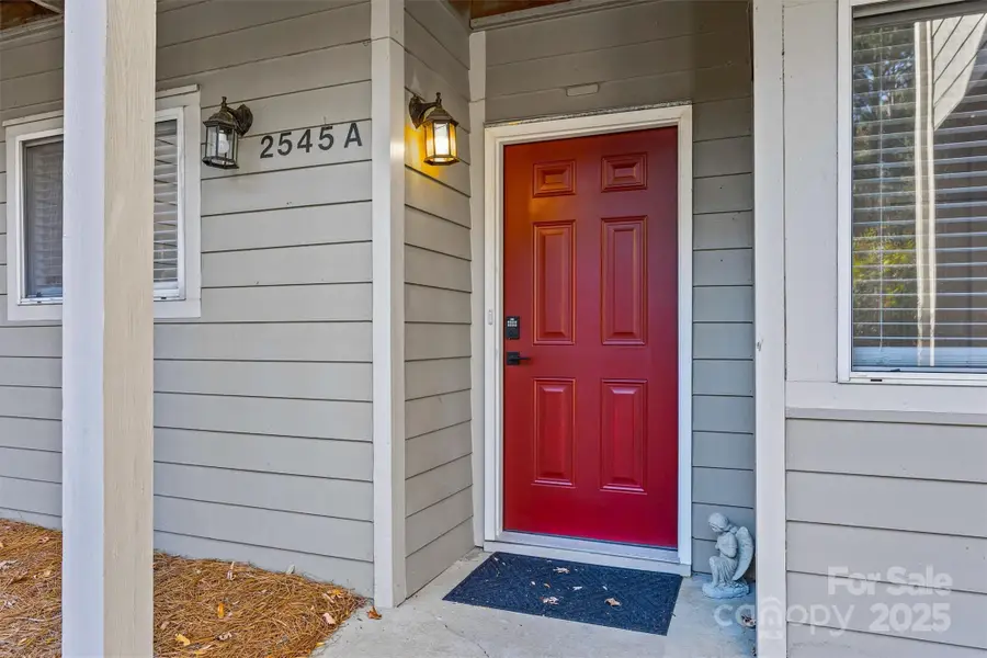 2545 Stockbridge Drive, Charlotte, NC 28210 - Image #3
