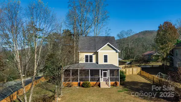 11 Forest Park Lane, Asheville, NC 28803