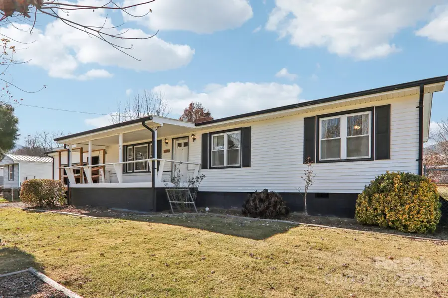 100 Hyatt Street, Waynesville, NC 28786 - Image #3