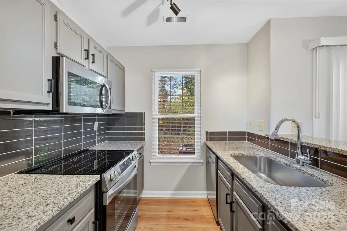 6407 Windsor Gate Lane, Charlotte, NC 28215 - Image #1