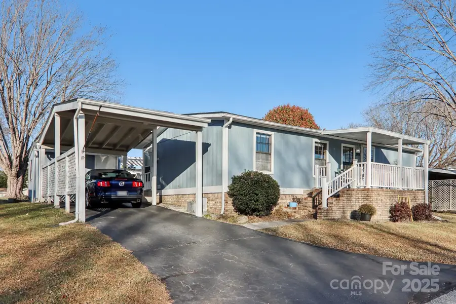 302 Meadowbrook Court, Hendersonville, NC 28792 - Image #2