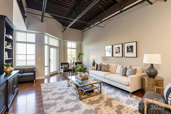 3920 Sharon Road, Charlotte, NC 28211