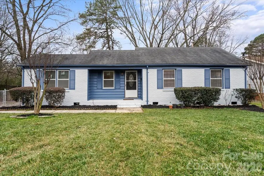 4332 Winedale Lane, Charlotte, NC 28205 - Image #2