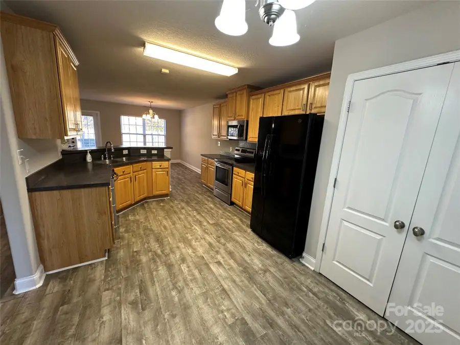 366 Courtland Court, Kannapolis, NC 28081 - Image #3