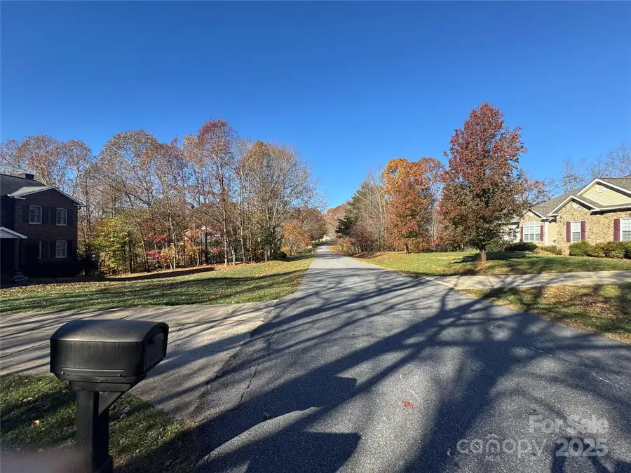 6554 Willowbottom Road, Hickory, NC 28602 - Image #2