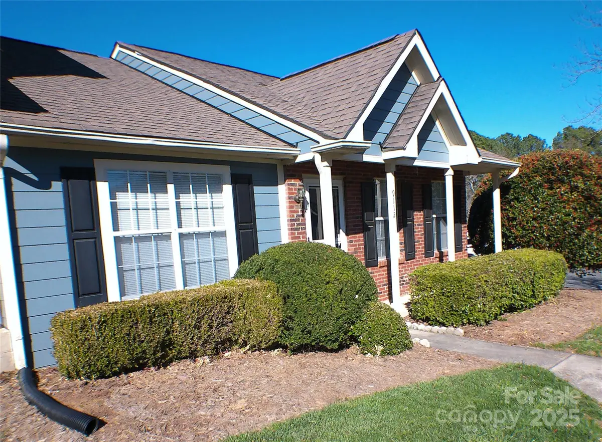 9112 Four Mile Creek Road, Charlotte, NC 28227 - Image #1