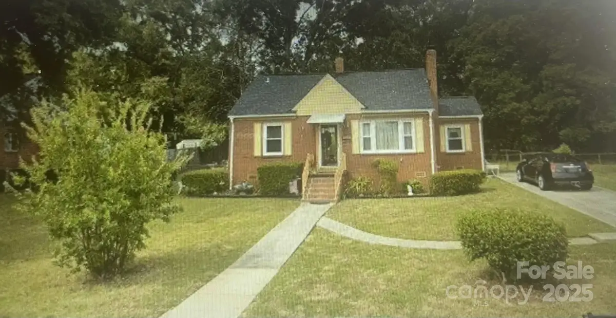 531 Bowman Road, Charlotte, NC 28217 - Image #1