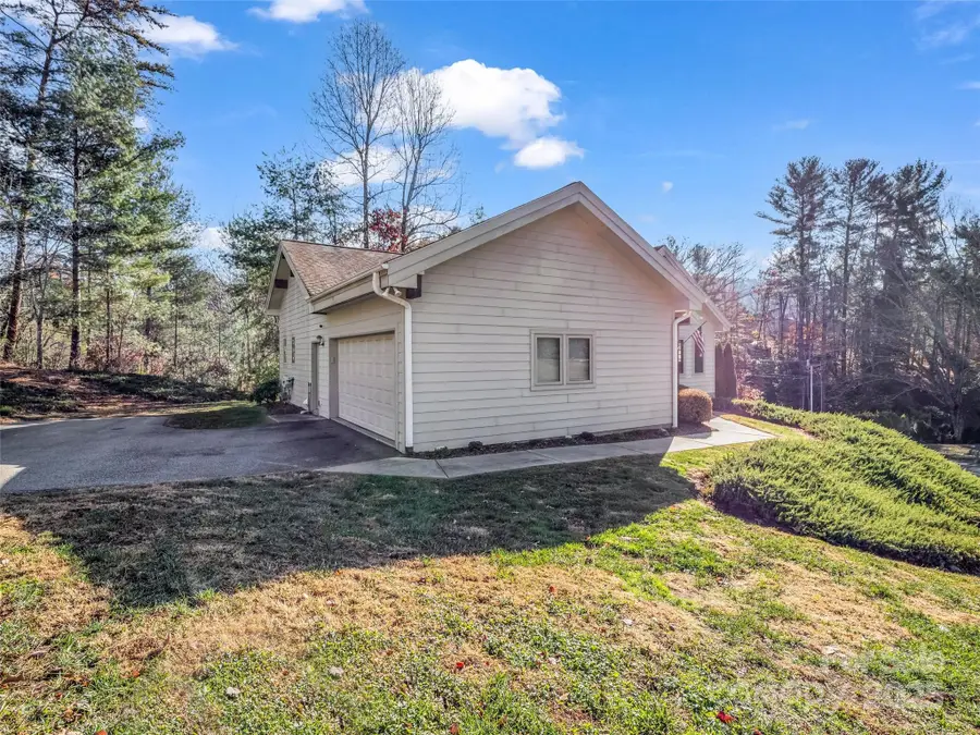 9 Fairway View Drive, Weaverville, NC 28787 - Image #3