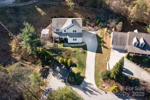 21 Moss Pink Place, Asheville, NC 28806