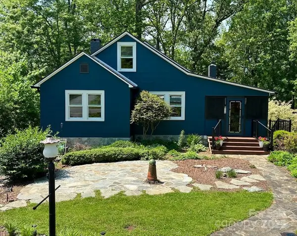 114 Broadway Avenue, Tryon, NC 28782