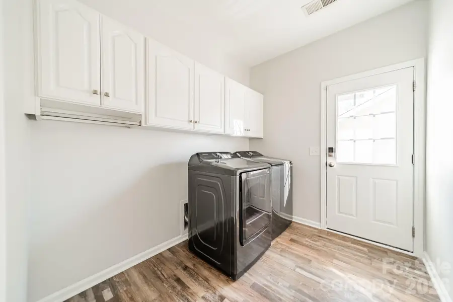 18426 W Catawba Avenue, Cornelius, NC 28031 - Image #2