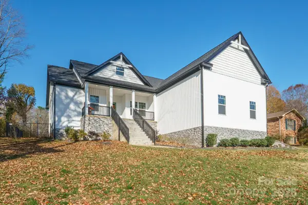 915 Brookwood Court, Statesville, NC 28677