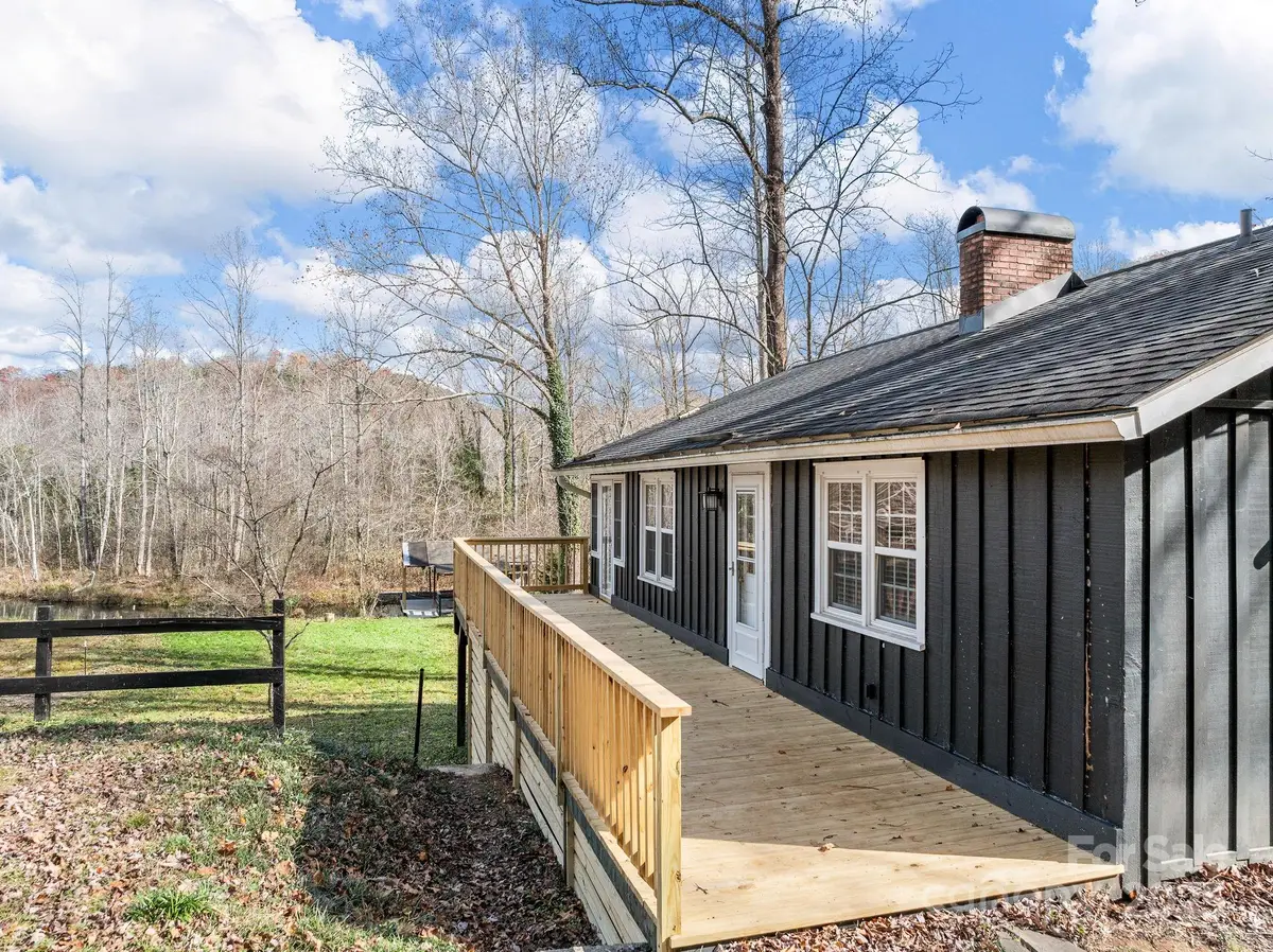 1420 W Lakeshore Drive, Landrum, SC 29356 - #1